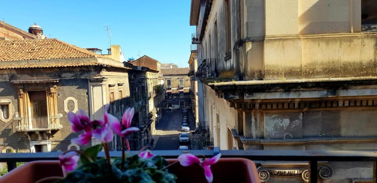 Marecla Apartments Catania Bagian luar foto